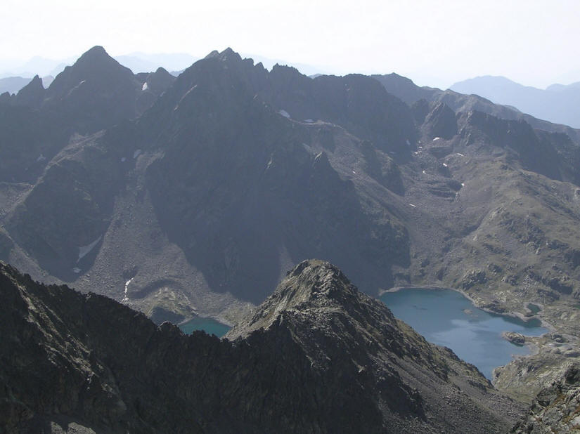16Valle_rabouns-e_sullo_sfondo_Corborant.JPG